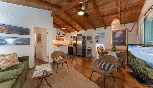 The Deep Forest Green Cottage in Cedar Mountain