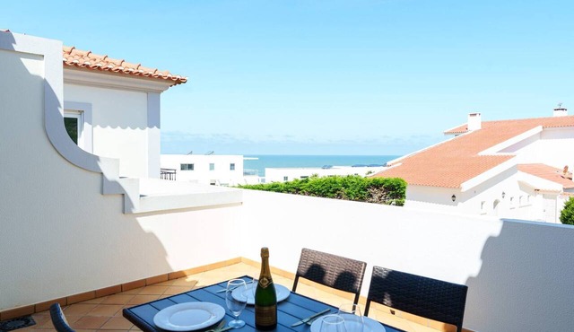 The Lazy Sunbathers, sea view and pool