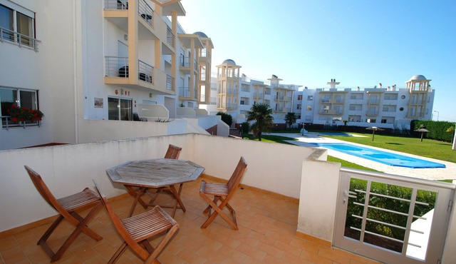 Turtle - 3 bedroom apartment in Nazaré with 2 shared pools and private terrace