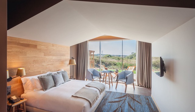 Vale d'Azenha Hotel and Residences