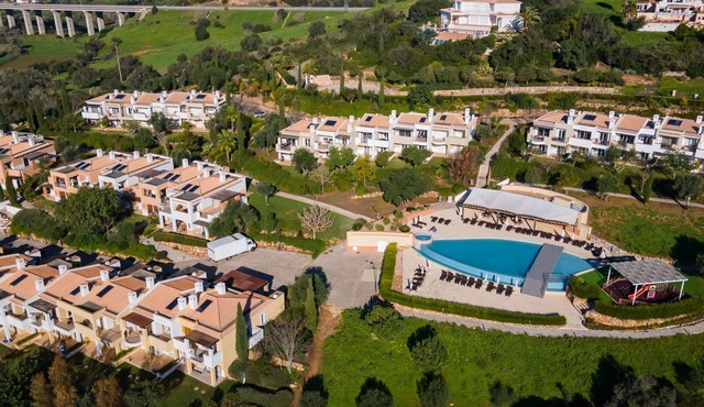 Vale da Ribeira 2BDR House W/Pool by LovelyStay