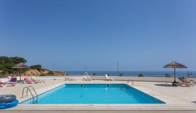 Varandas do Mar Flat with pool and Olhos de Àgua Beach