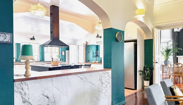 Vila Maria - centenary mansion by the Ocean. Antique charm and elegance! in Parede