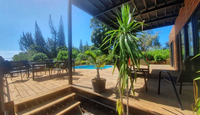 Villa Bounty with private pool and panoramic ocean view in Arue