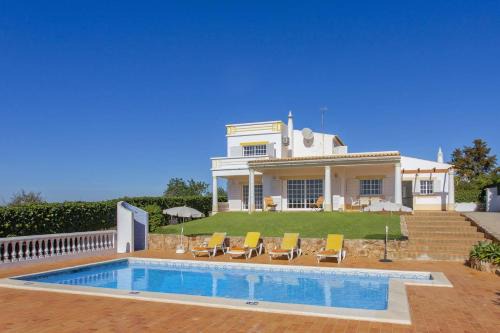 Villa Colina do Sol by Villa Plus