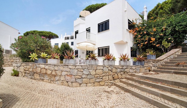 Villa 'Harlequin' with Sea View, Wi-Fi and Air Conditioning