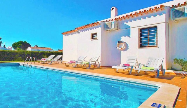 Villa in Albufeira with Heated Pool & BBQ