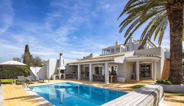 Villa in coastal town of Carvoeiro, Algarve