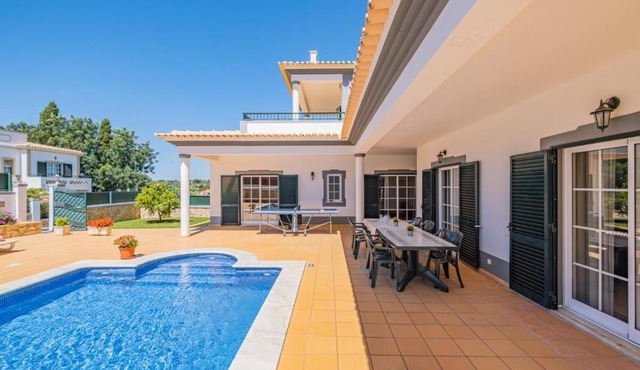 Villa Isa - Pool - AC - WIFI - BY BEDZY