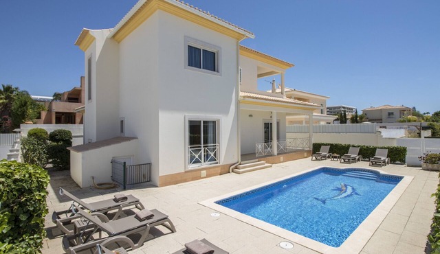 Villa Maresia | 4 Bedrooms | Easy Walking Distance to Beach | Galé