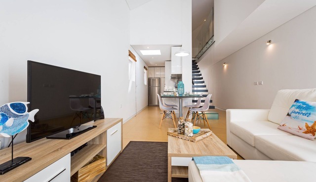 Villa Sunset Residence with direct access to the beach