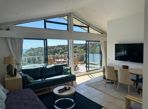 Waiheke Resort-Palm Breeze 1 Double Bedroom Seaview 95m Apartment in Waiheke Island