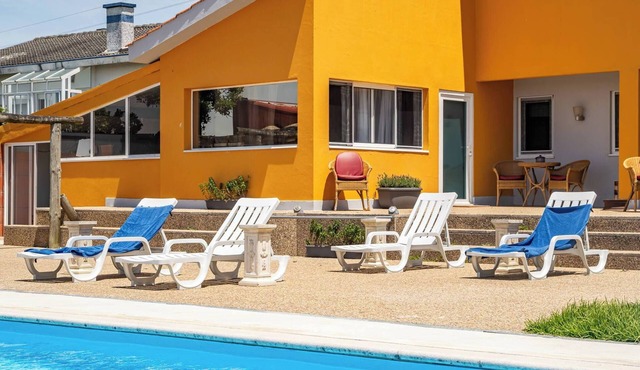Wake up with the Sea Breeze- House with pool AP2