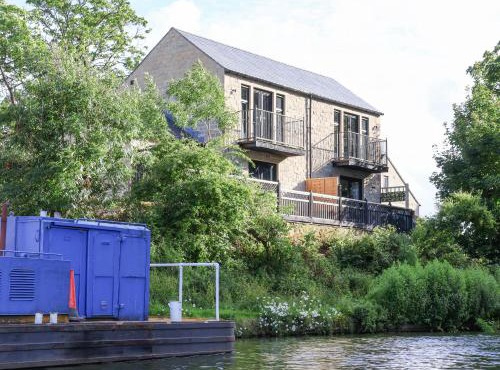 Waters Edge Lock View in Skipton