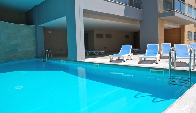 Whale - 3 bedroom apartment with free Wi-Fi and heated pool near the beach