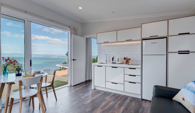 Woodside Bay Chalets in Waiheke Island