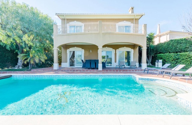 300 m² Villa ∙ 4 bedrooms ∙ 8 guests
