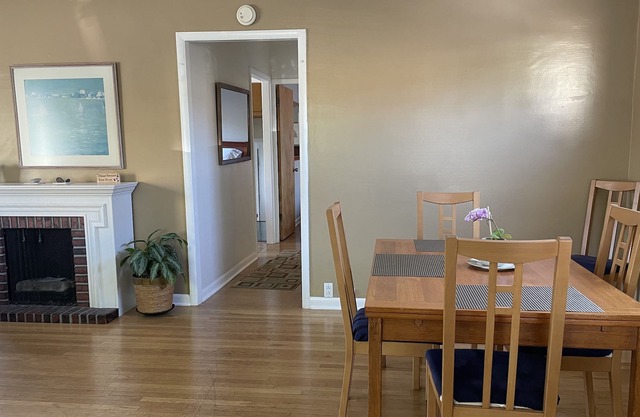 BEAUTIFUL ALKI BEACH COTTAGE 1/2 BLOCK TO BEACH 2 BR + 2 BATH in Seattle