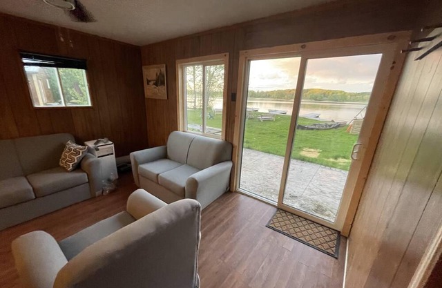 Hickory Waterfront Cottage Trent Hills 
