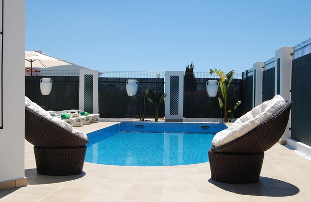Villa 2 on fantastic location on Oura beach, Albufeira