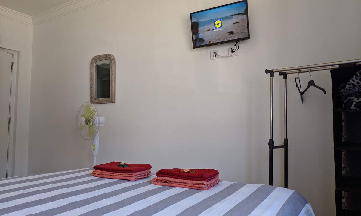 Corroios House | GuestHouse Marialva Park