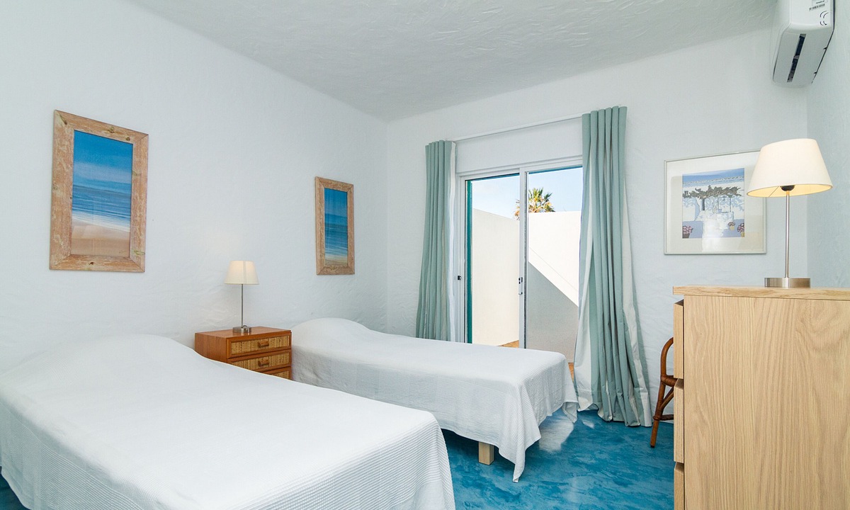 Prainha Apartment | Liiiving in Algarve Alvor Blue Villa