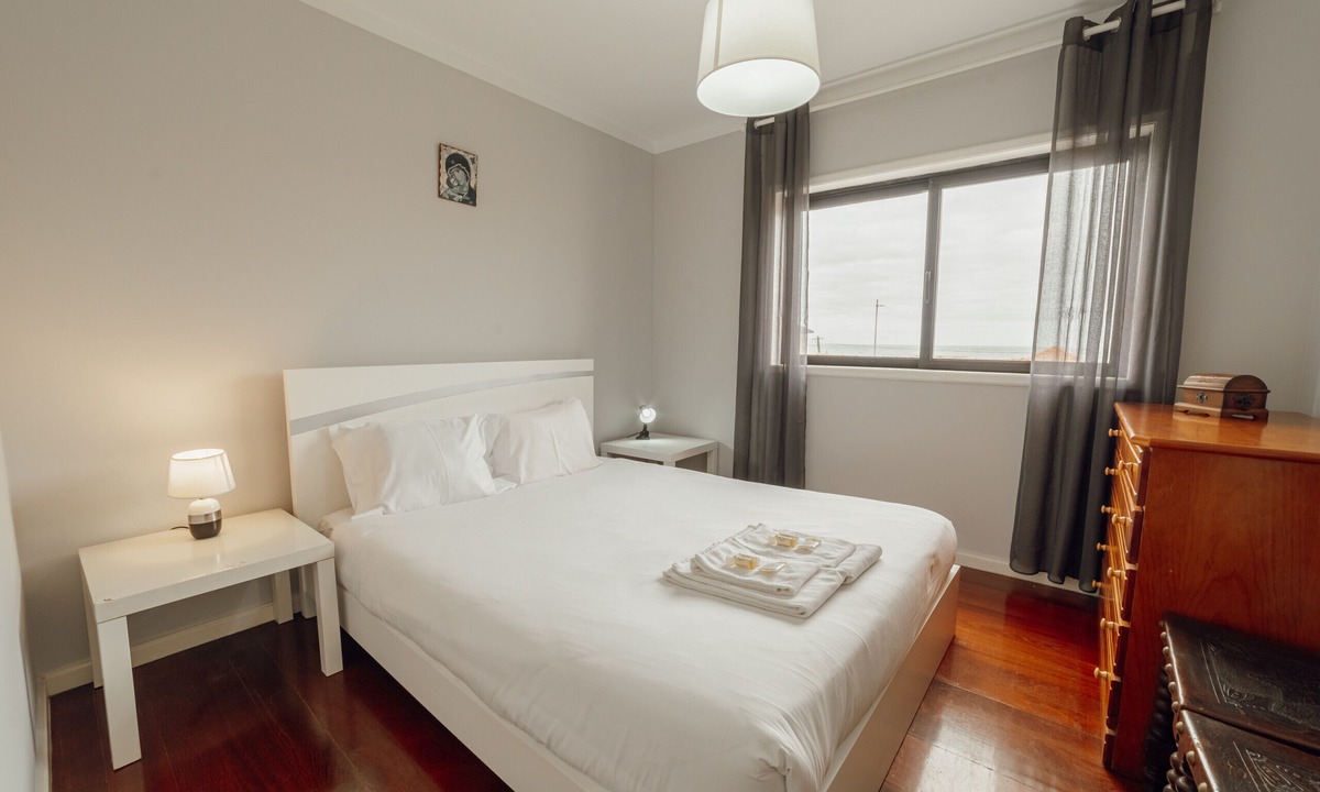 Espinho Apartment | Espinho Seawalk AND Seaview by Vacationy