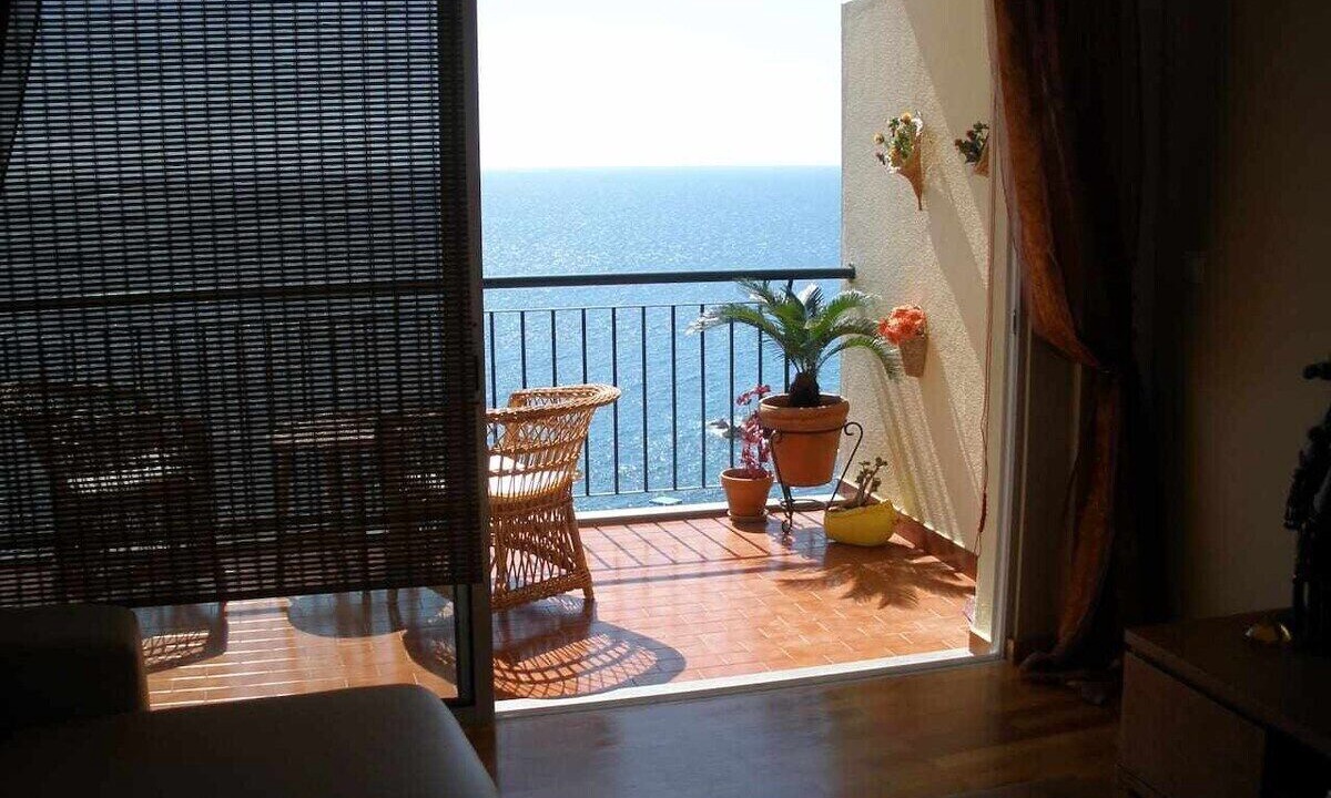 Canico Apartment | Pia's Place - Apt with sea view