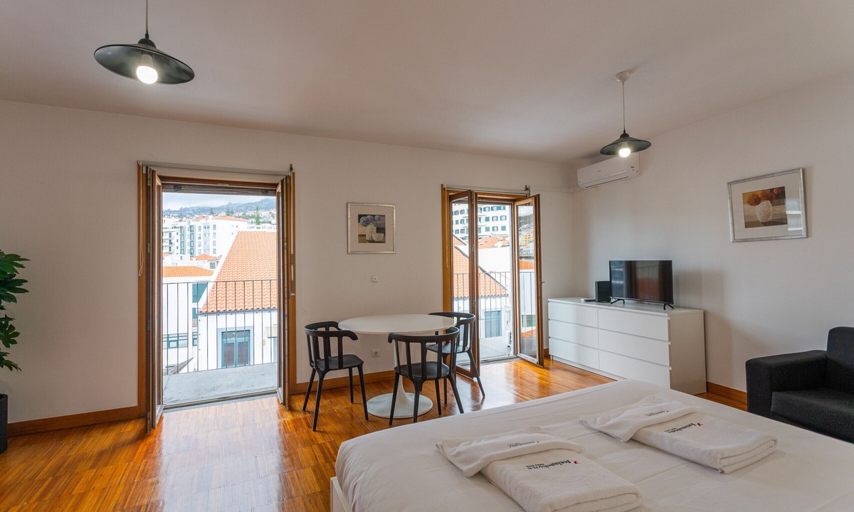 Santa Luzia Apartment | FLH Funchal Studio with Balcony