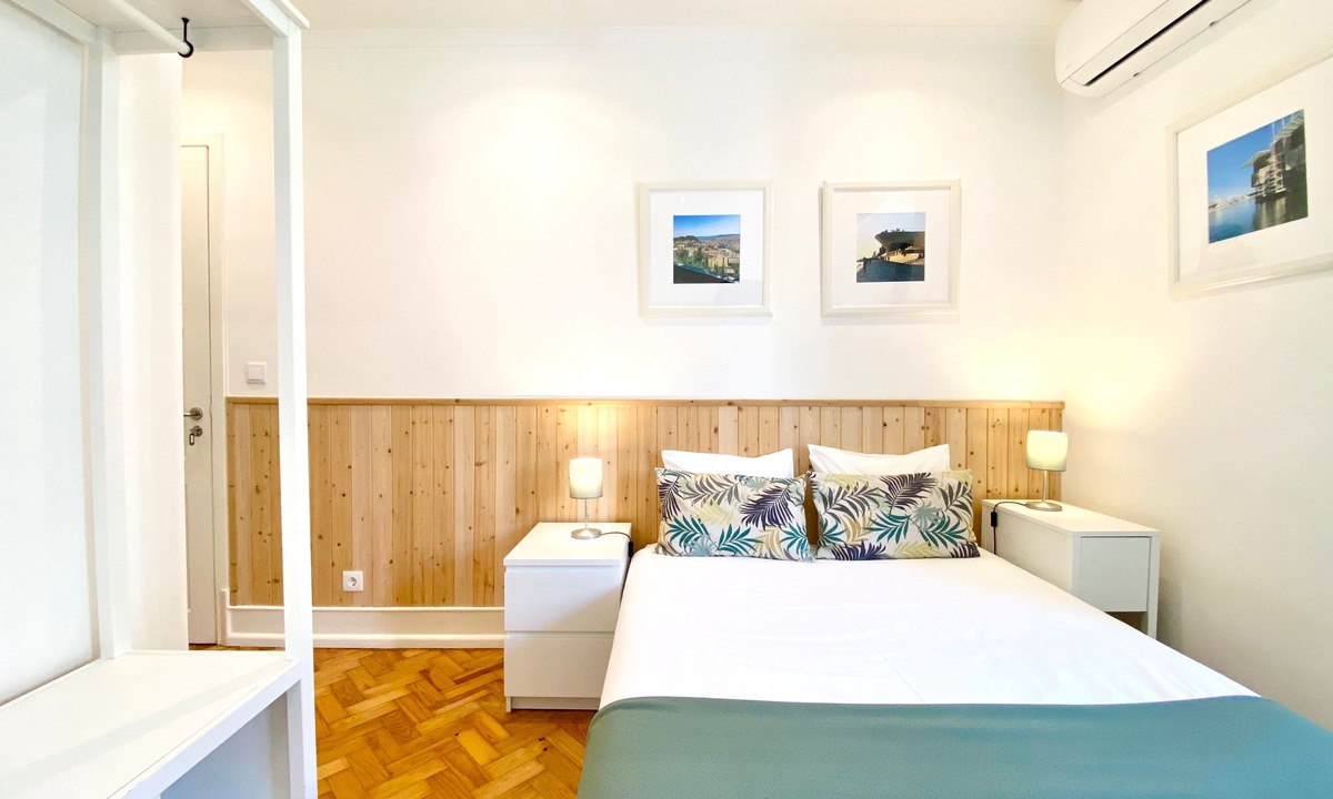 Sao Joao de Deus Apartment | Home Out 2E - 5 Bedroom apartment with parking