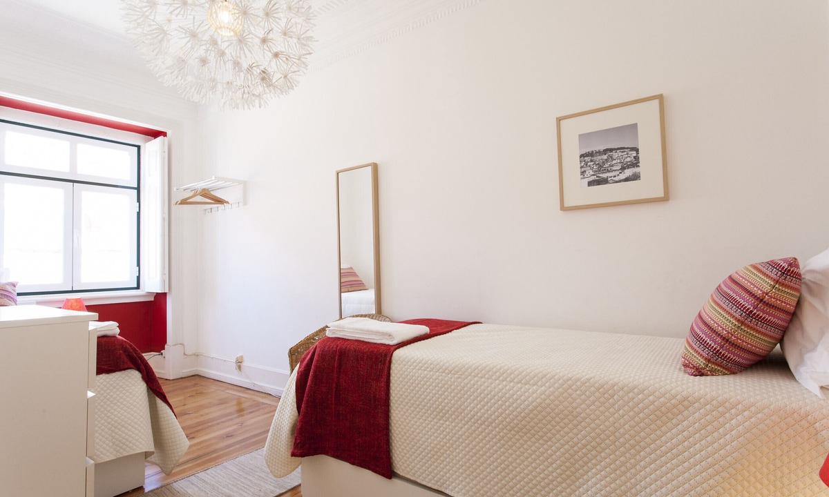 Principe Real Apartment | Large Central with View 3E by Central Hill
