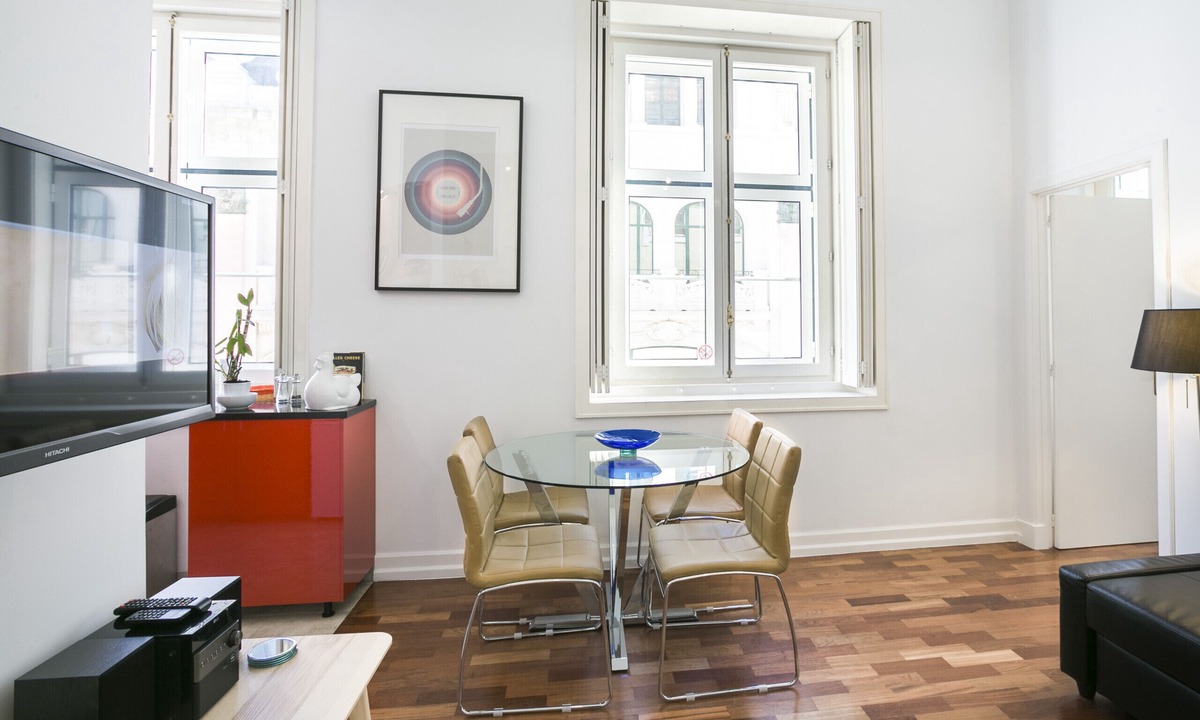 Sacramento Apartment | Central Chiado Flat with Elevator CH6 by LV Premier