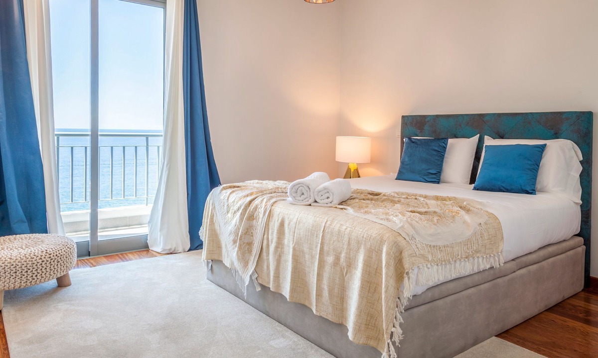 Se Apartment | The Seaside Apartment by LovelyStay