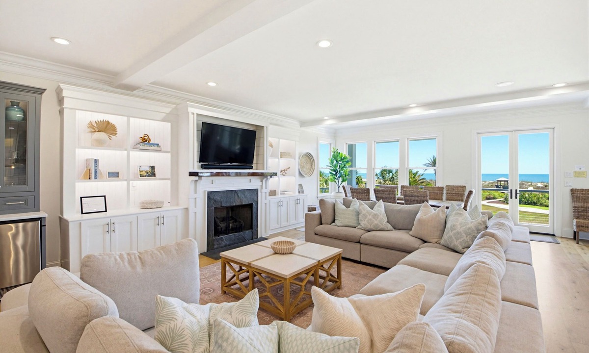 Isle of Palms House | Port of Call on Isle of Palms OCEAN FRONT, Pool, boardwalk, putting green