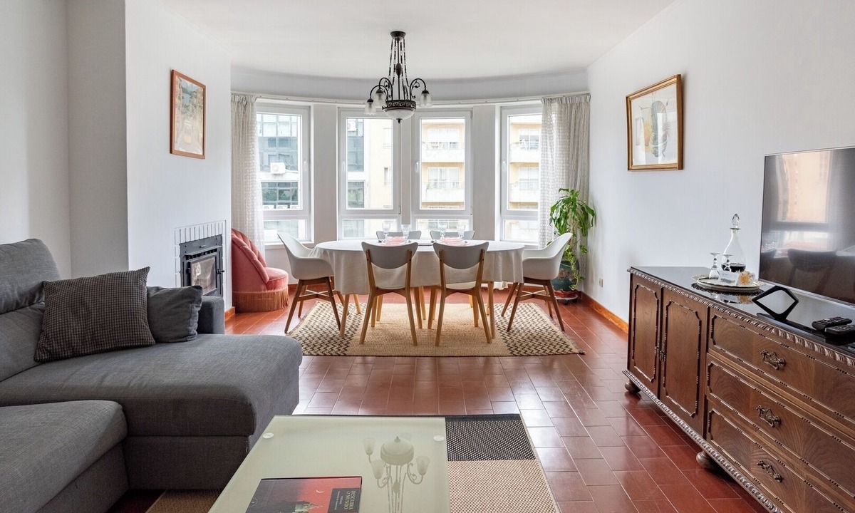 Vila Nova de Gaia Apartment | Avenida: Central, Garage, Metro