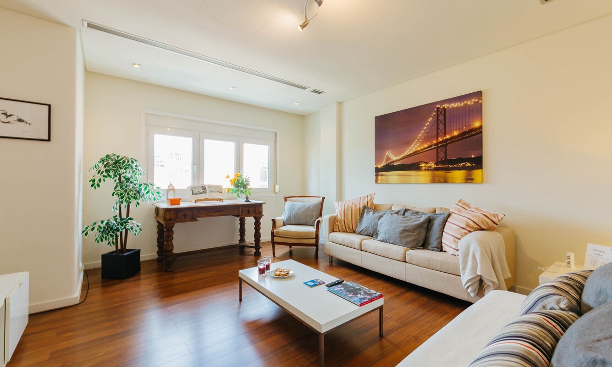 Sao Joao de Deus Apartment | RENT4REST LISBON FAMILY & FRIENDS APARTMENT IN ROMA AVENUE
