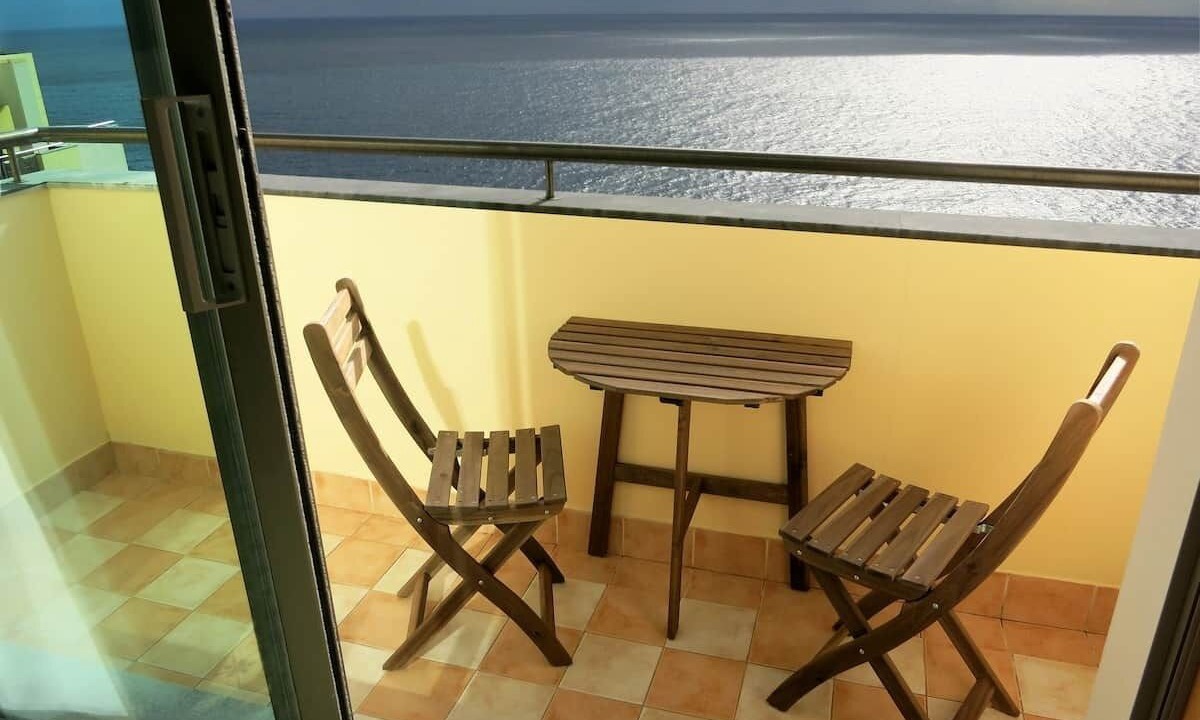 Sao Martinho Apartment | Superior Rentals - Beachfront Penthouse (free parking)