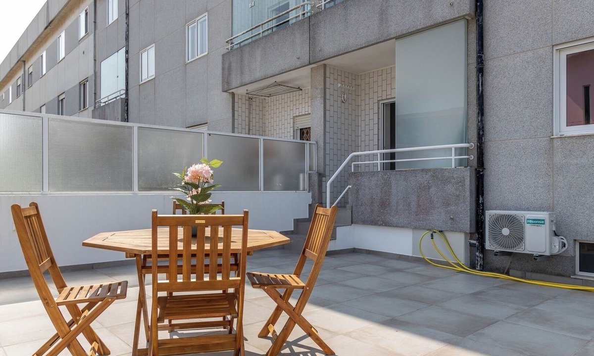 Madalena Apartment | Charming|Relaxing Getaway w/Terrace and Workspace