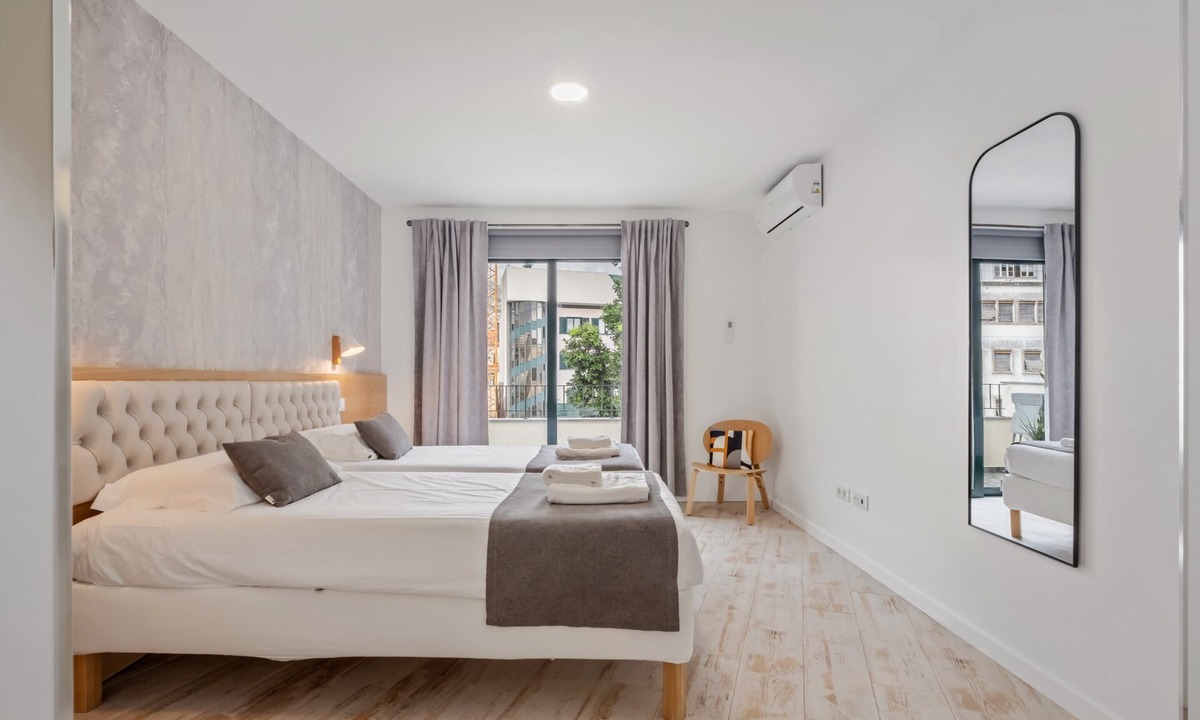 Se Apartment | Tanoeiros Residence by An Island Apart