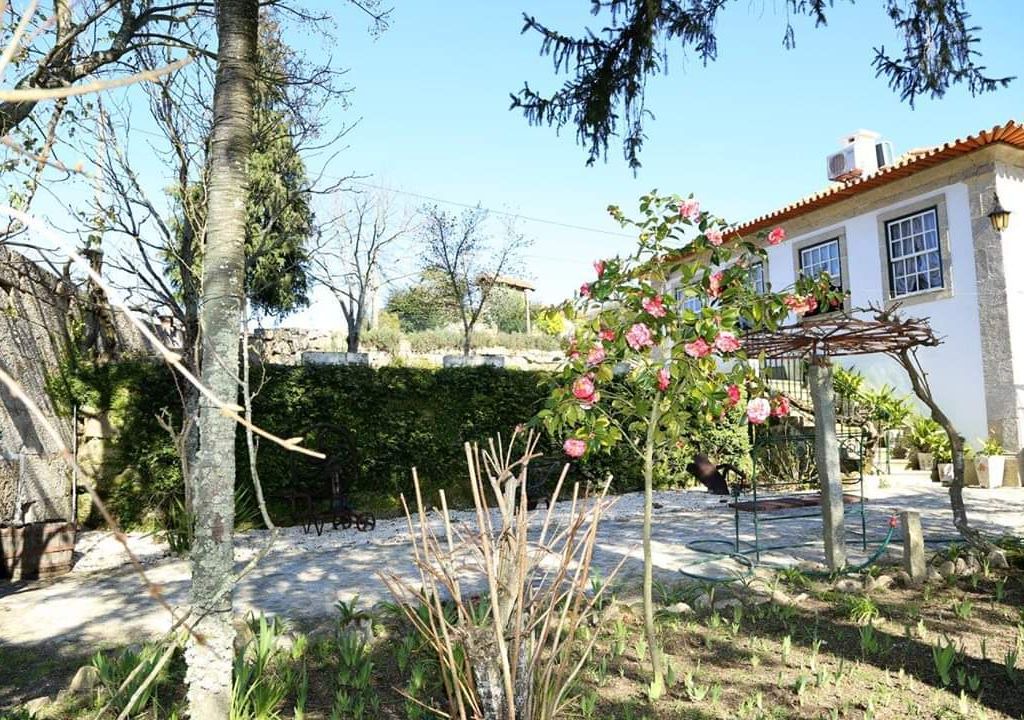 Photo of Buildings in Tuias