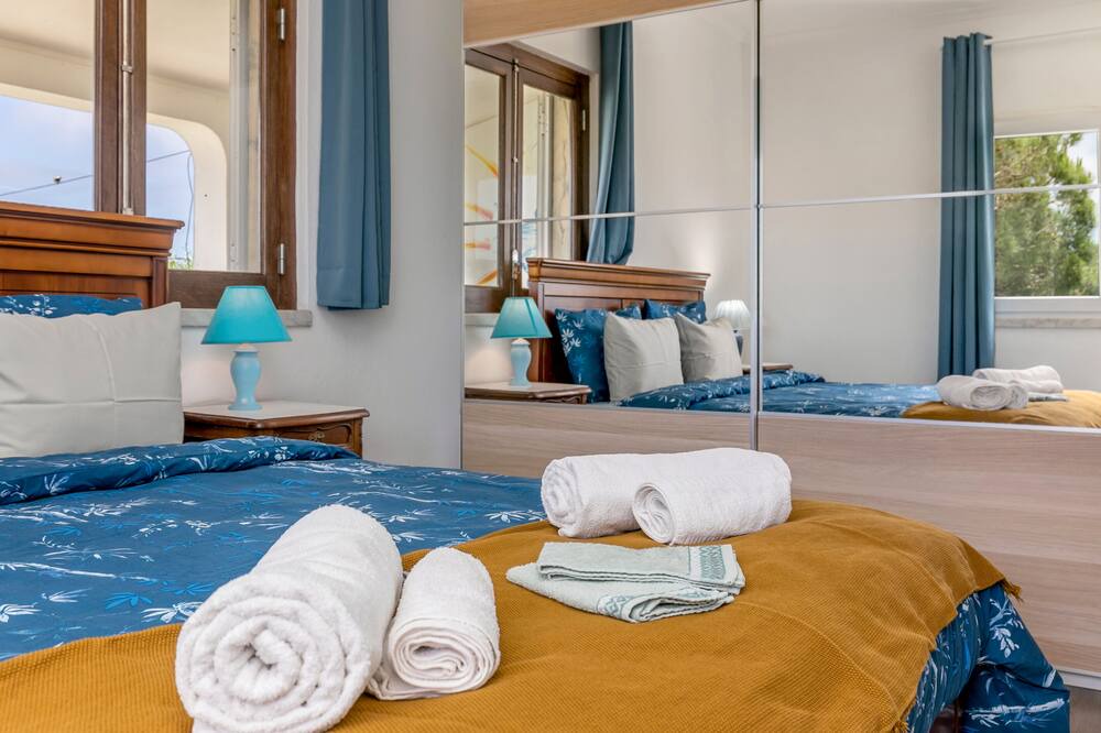 Photo of Bedroom in Vales