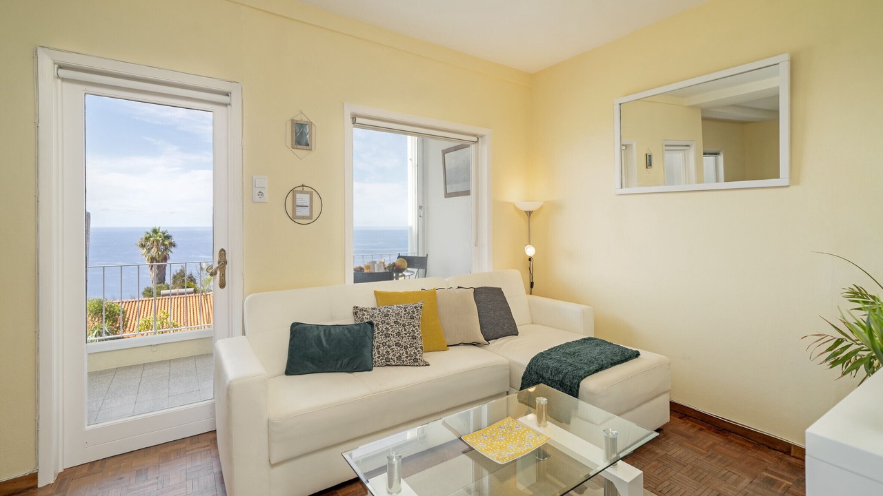 Photo of Livingroom in Garajau
