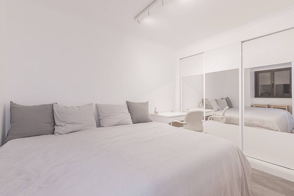 Photo of Bedroom in Linda-a-Velha