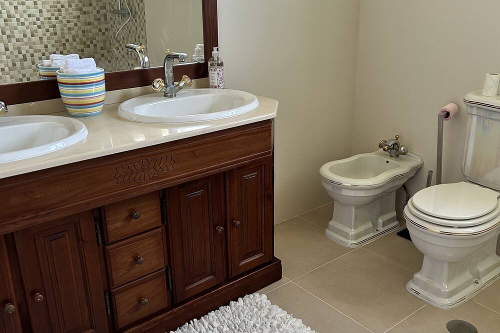 Photo of Bathroom in Lamego