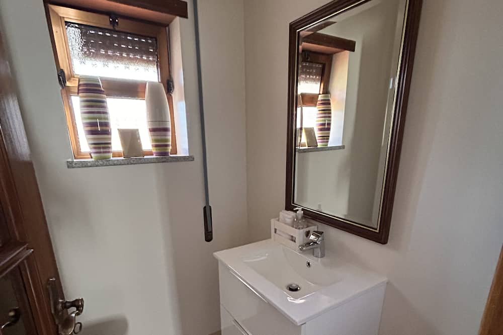 Photo of Bathroom in Lamego