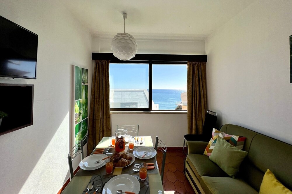 Photo of Livingroom in Peneco Beach