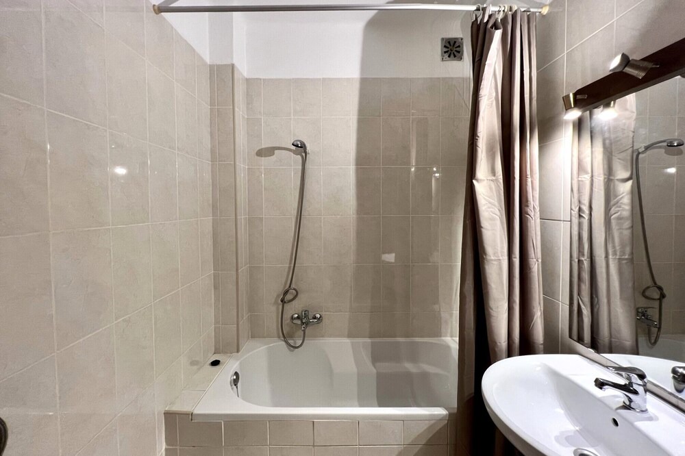 Photo of Bathroom in Peneco Beach