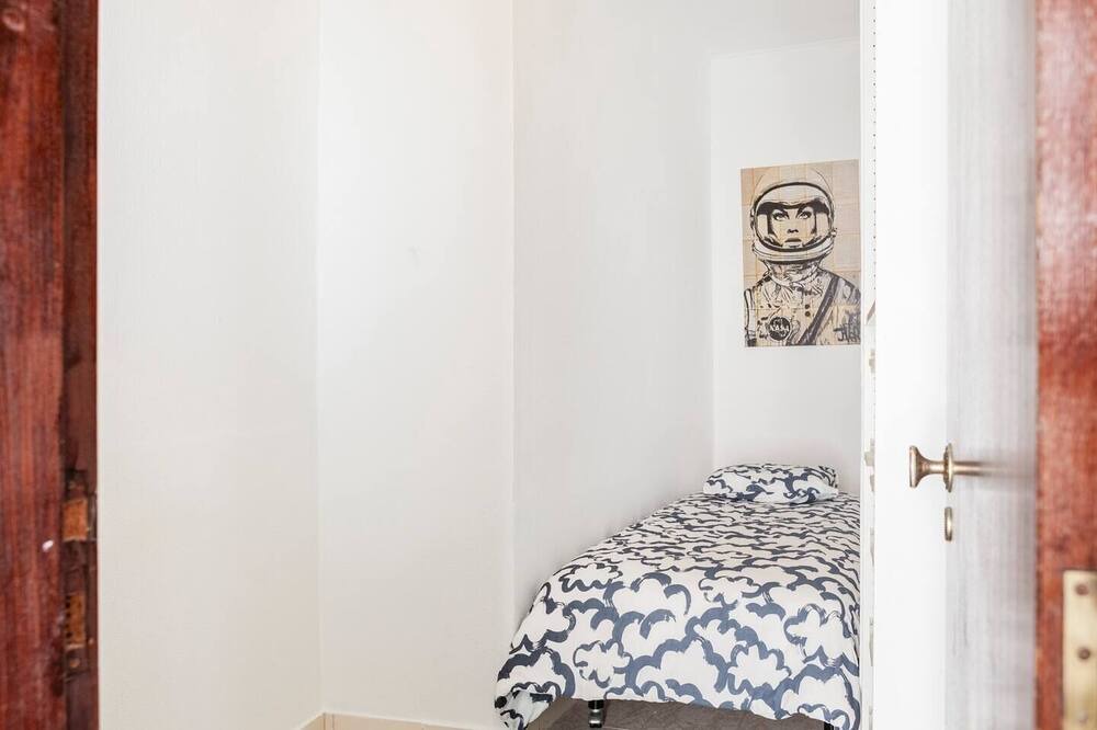 Photo of Bedroom in Linda-a-Velha