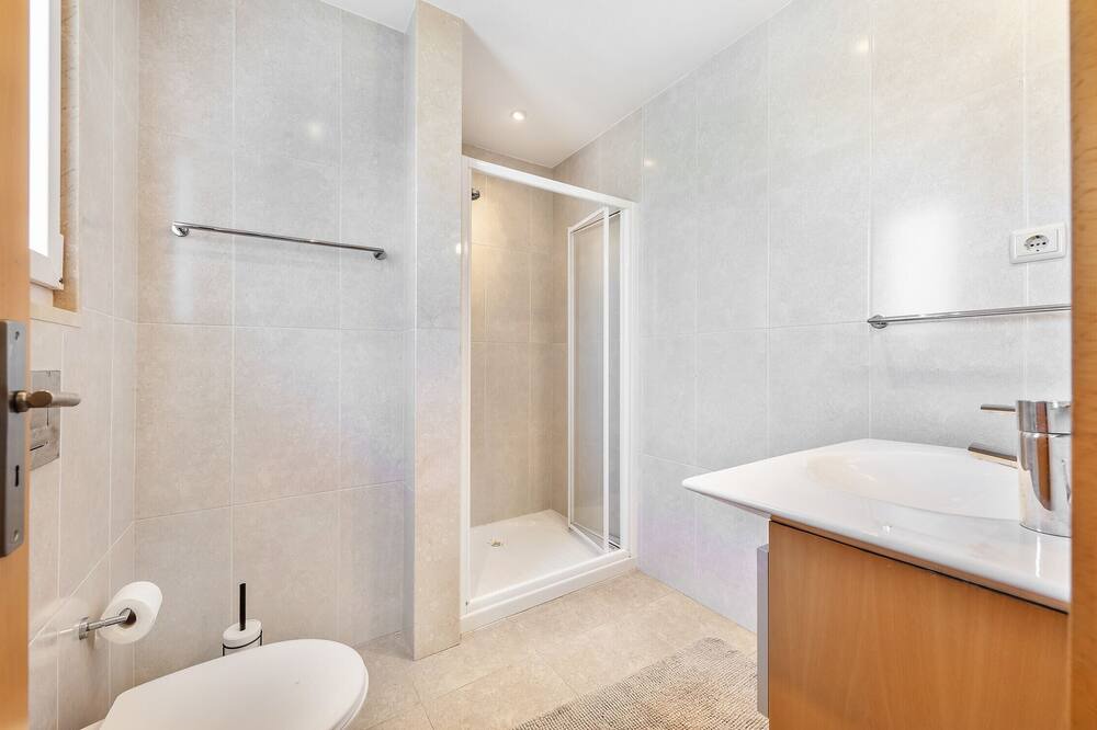 Photo of Bathroom in Faro