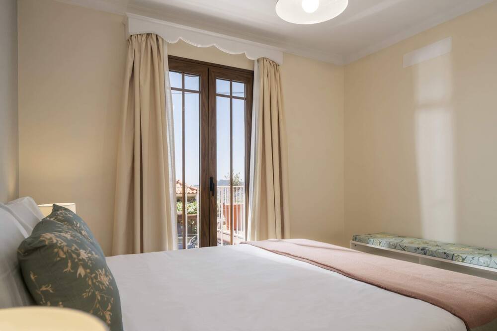 Photo of Bedroom in Calheta